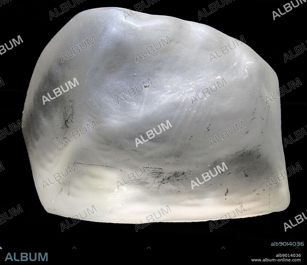 Replica of the Cullinan Diamond, the largest non carbonado and largest gem-quality diamond ever found, at 3106.75 carat (621.35 g, 1.37 lb) rough weight. About 10.5 cm (4.1 inches) long in its largest dimension, it was found on 26 January 1905, in the Premier No. 2 mine, near Pretoria, South Africa. Dated 2014.