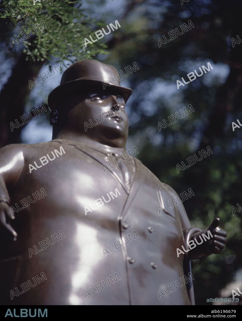 FERNANDO BOTERO. HOMBRE - DETALLE DEL BUSTO - SIGLO XX.