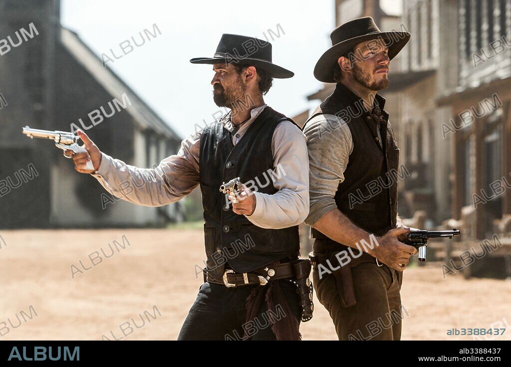CHRIS PRATT y MANUEL GARCIA en LOS 7 MAGNIFICOS, 2016 (THE MAGNIFICENT SEVEN), dirigida por ANTOINE FUQUA. Copyright MGM/COLUMBIA PICTURES/LSTAR CAPITAL/VILLAGE ROADSHOW PICTURE.
