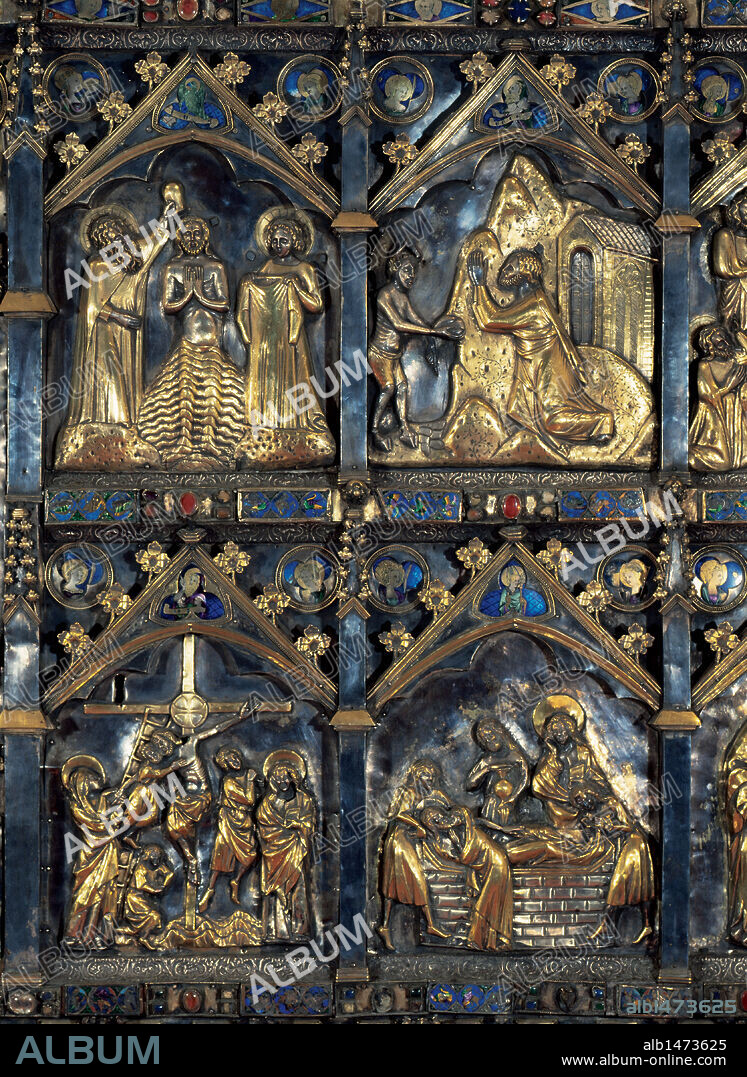 High altar. Cathedral of Saint Mary of Girona. Silversmith's craft.  Gothic. Made in Girona. 14th century (between 1320-1348) with the propable participation of, at least, three silversmiths; master Bartomeu and Andreu from Girona and the Valencian Pere Bernec. Detail. Spain.