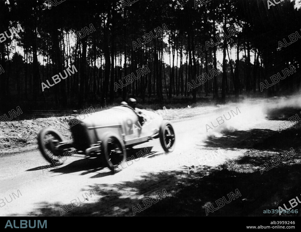 Jimmy Murphy driving a Duesenberg to victory in the French Grand Prix, Le Mans, 1921. American racing driver Murphy also won the Indianapolis 500 in 1922, but was killed in a dirt-track racing accident at Syracuse, New York in 1924.
