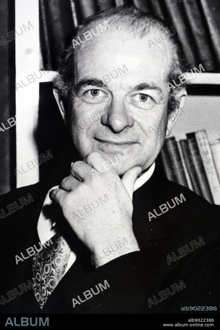 Photograph of Linus Pauling (1901-1994) an American chemist, biochemist, peace activist, author, Nobel Prize-Winner for Chemistry and Peace, and educator. Dated 20th century.