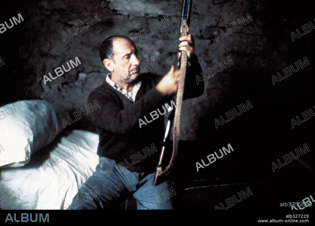 ALFREDO LANDA en LOS SANTOS INOCENTES (1984), dirigida por MARCEL CAMUS. Copyright GANESH P.C./TELEVISION ESPAÑOLA (TVE).