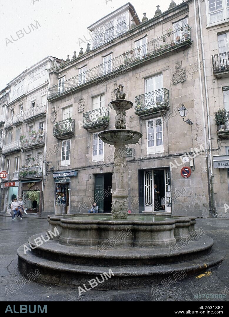 FUENTE BARROCA EN LA PLAZA DEL HIERRO - SIGLO XVIII.