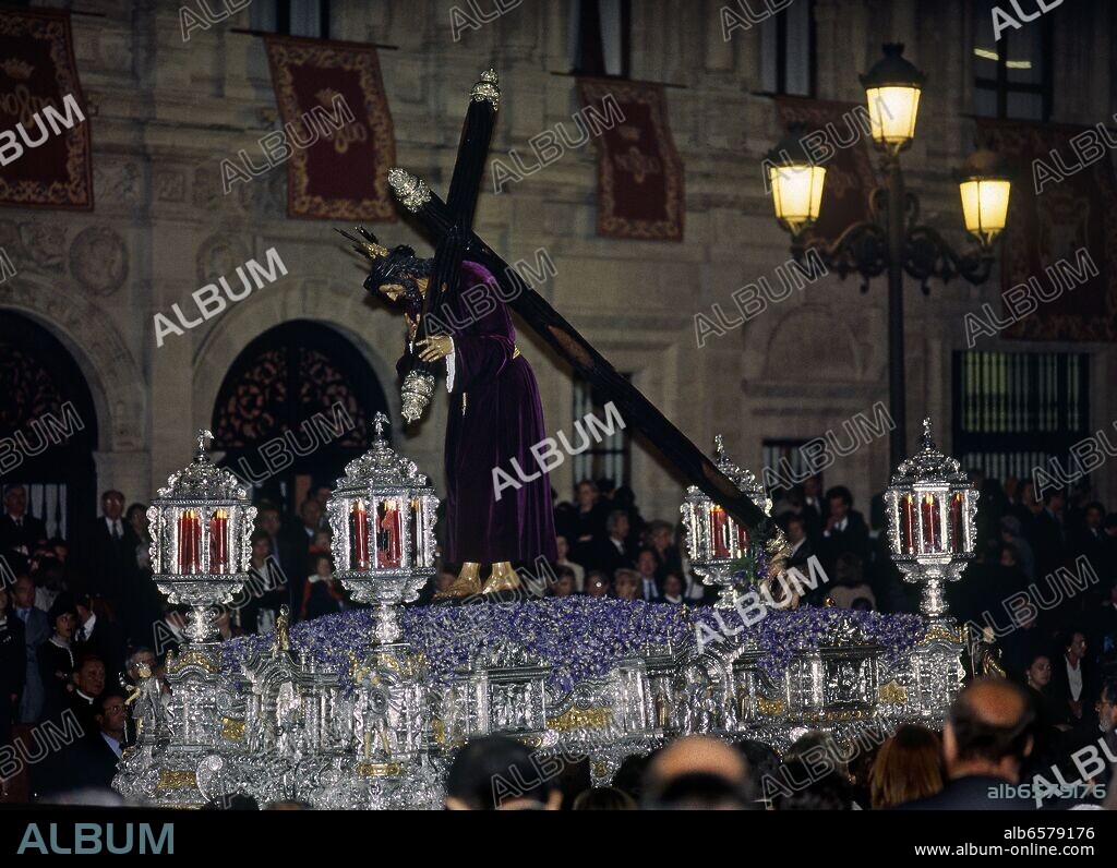 COFRADIA DE LA PASION - PROCESION CON EL PASO DEL "EL SEÑOR DE LA PASION".