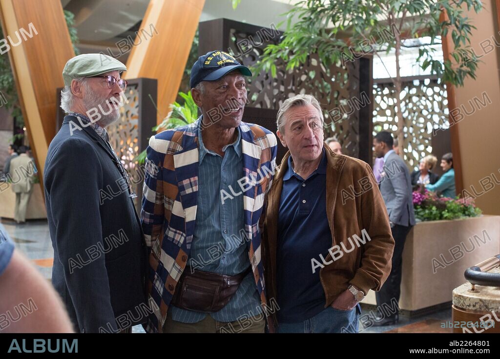 KEVIN KLINE, MORGAN FREEMAN y ROBERT DE NIRO en PLAN EN LAS VEGAS, 2013 (LAST VEGAS), dirigida por JON TURTELTAUB. Copyright CBS FILMS.