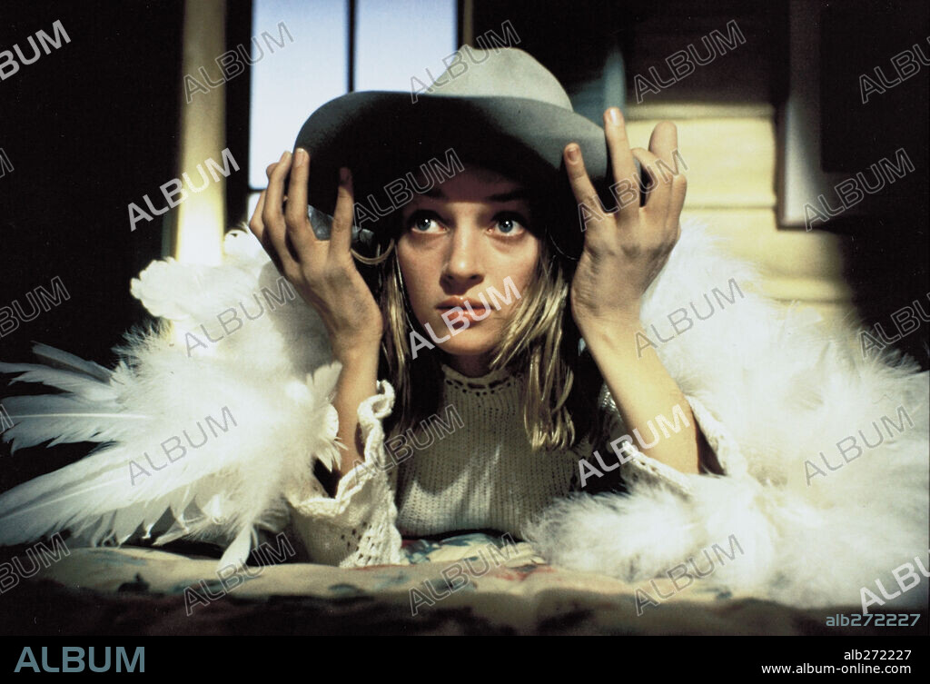 UMA THURMAN en ELLAS TAMBIÉN SE DEPRIMEN, 1993 (EVEN COWGIRLS GET THE BLUES), dirigida por GUS VAN SANT. Copyright NEW LINE FEATURES.