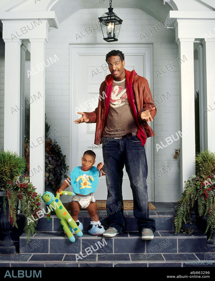 MARLON WAYANS and SHAWN WAYANS in LITTLE MAN, 2006, directed by KEENEN IVORY WAYANS. Copyright REVOLUTION STUDIOS/WAYANS BROS. ENTERTAINMENT / ALSTON, KWAKU.