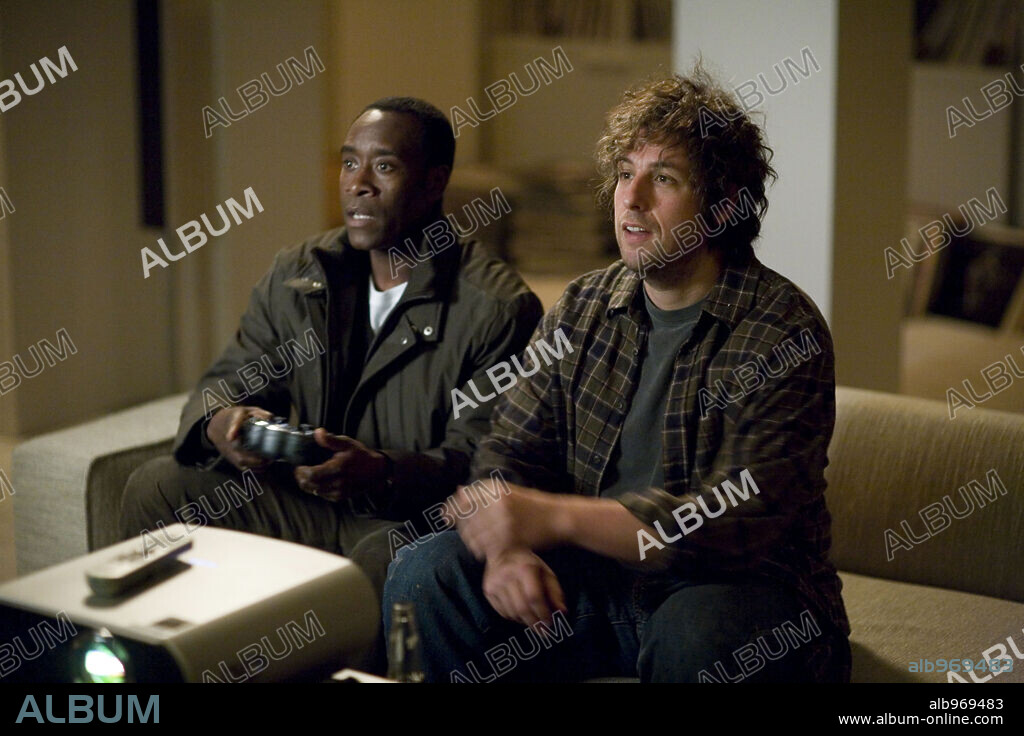 ADAM SANDLER and DON CHEADLE in REIGN OVER ME, 2007, directed by MIKE BINDER. Copyright 3 ARTS ENTERTAINMENT / BENNETT, TRACY.