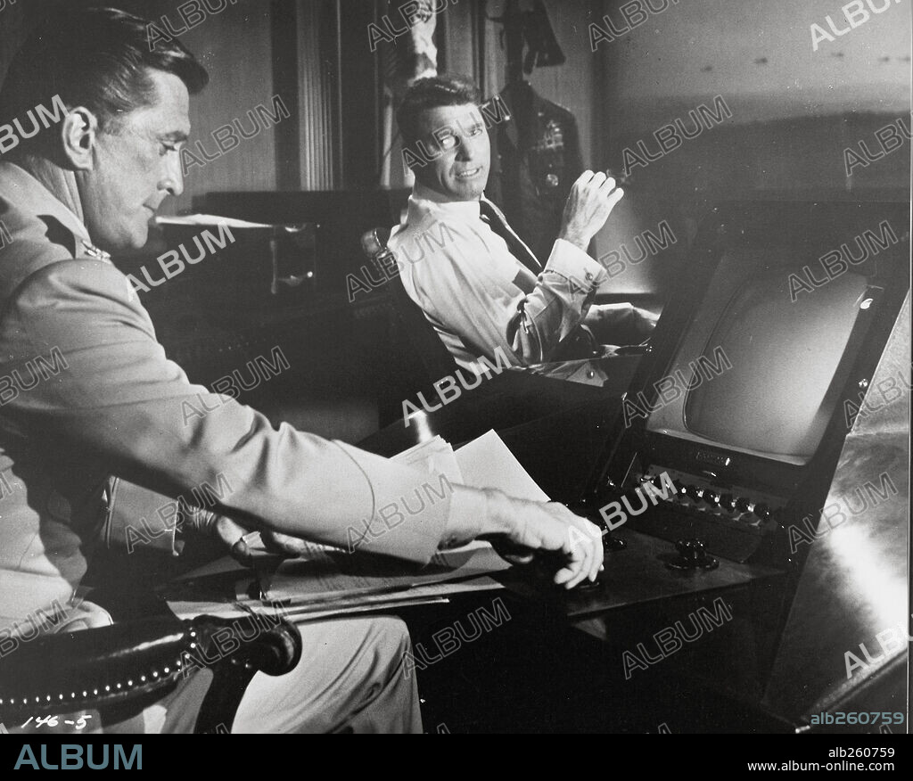 BURT LANCASTER y KIRK DOUGLAS en SIETE DÍAS DE MAYO, 1964 (SEVEN DAYS IN MAY), dirigida por JOHN FRANKENHEIMER. Copyright PARAMOUNT PICTURES.