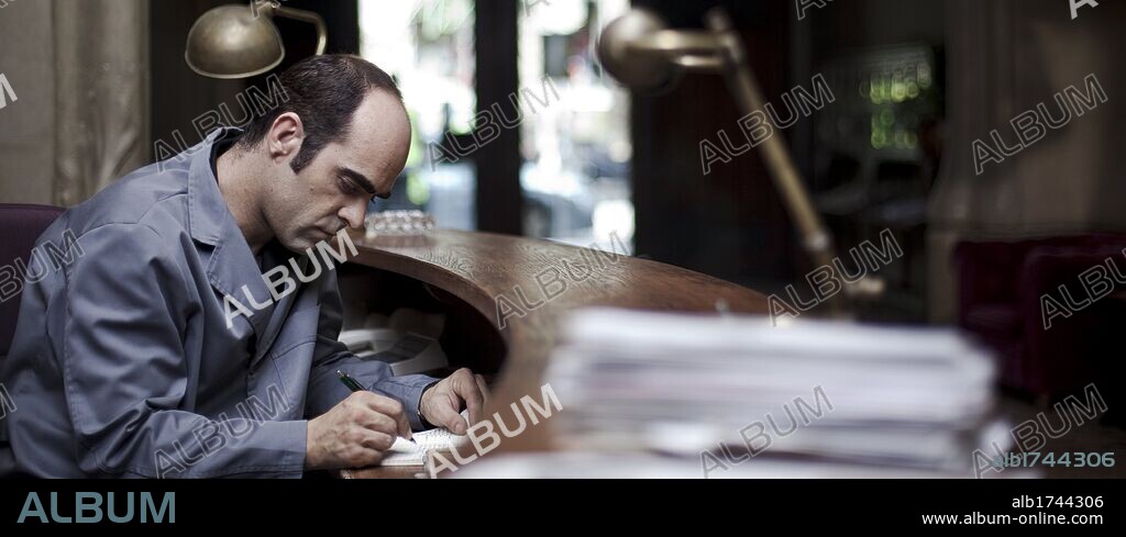 LUIS TOSAR en MIENTRAS DUERMES, 2011, dirigida por JAUME BALAGUERO. Copyright FILMAX ENTERTAINMENT.