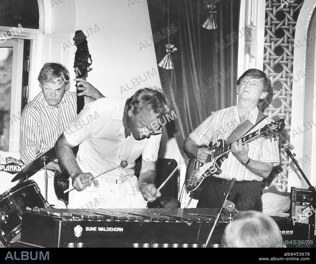 Göteborg - 1990-08-12 - Gitarristen Rune Gustafsson till höger *** Local Caption *** GP - Foto: Nisse Jacobsson. KAMERAREPORTAGE.