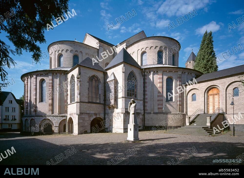 St Maria im Kapitol, Cologne. (St Mary's in the Capitol), built between 1040 and. 1065). Exterior view form the north west. Photo: Florian Monheim.