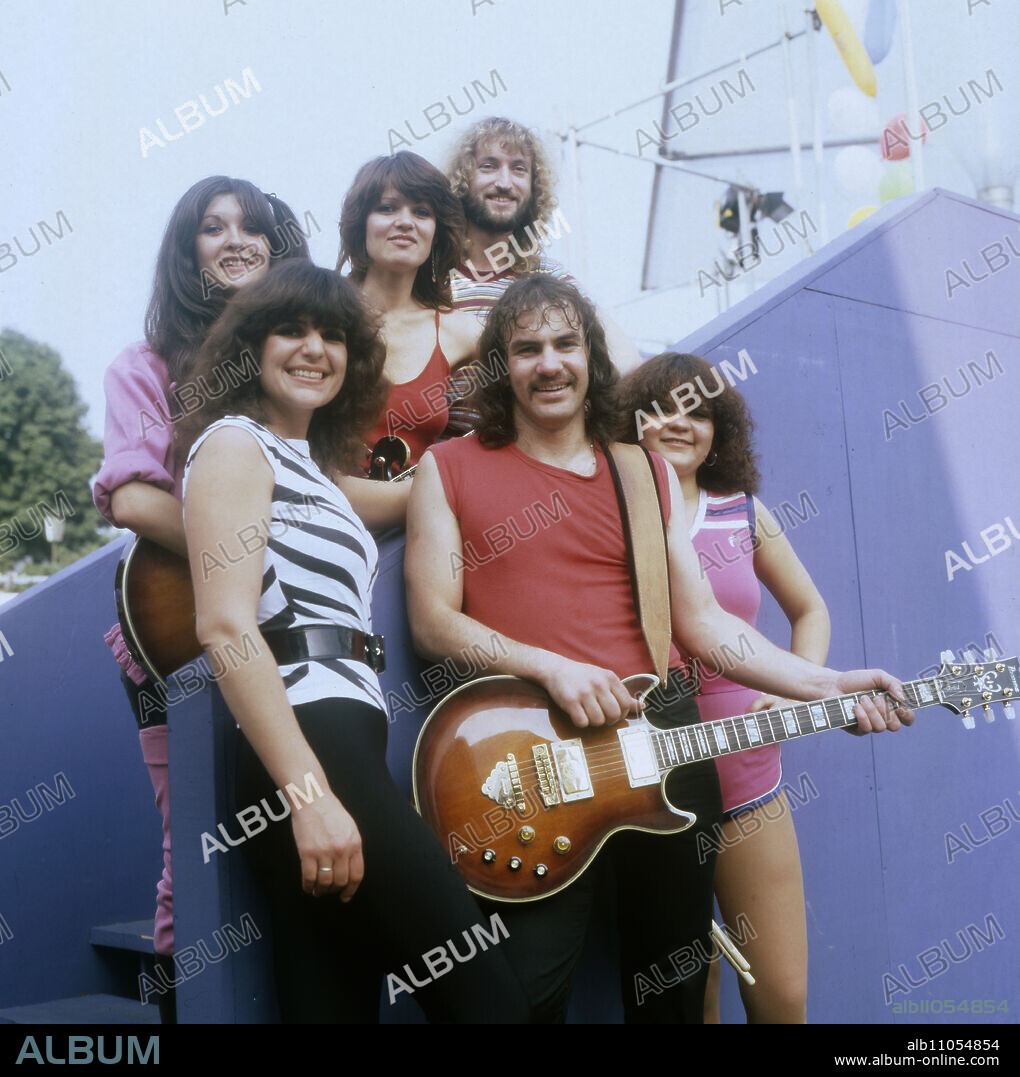 Clout, Cindi Alter, Jenni Garson, Ingrid Herbst, Ron Brettell, Sandy Robbie, Gary van Zyl, pop group from South Africa, 1980. Clout, South-African pop group, 1980.