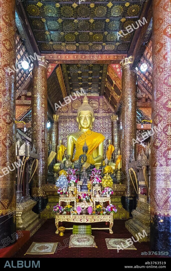 Main altar, interior of Wat Xieng Thong Buddhist temple, UNESCO World Heritage Site, Luang Prabang, Louangphabang Province, Laos, Indochina, Southeast Asia, Asia.