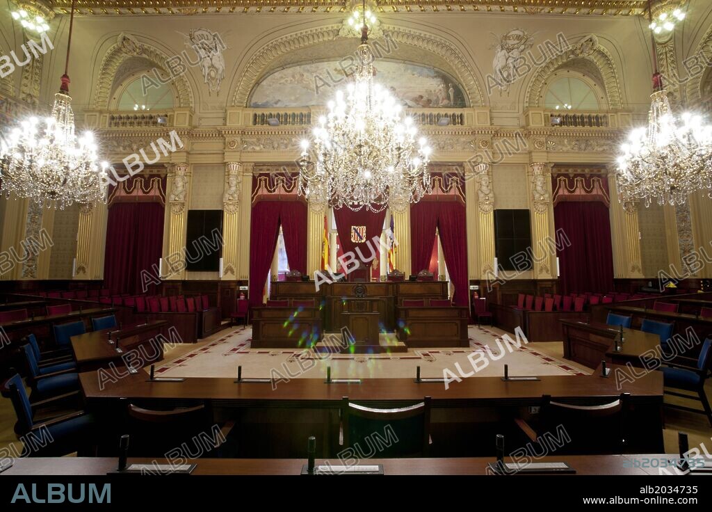 Salón de las Cariátides.Parlament de les Illes Balears, antiguo Círculo Mallorquín, 1852-1918. Palma. Mallorca. Balearic Islans. Spain.