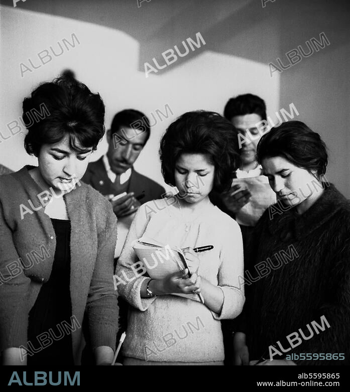 Universität:. Studenten. Studenten an der Universität von Kabul (Afghanistan). Foto, 1963.