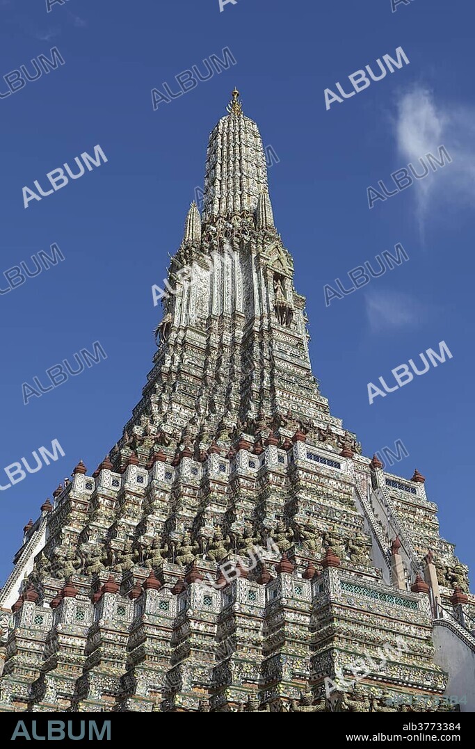 Wat Arun, Temple of the Dawn, Bangkok, Thailand, Asia.