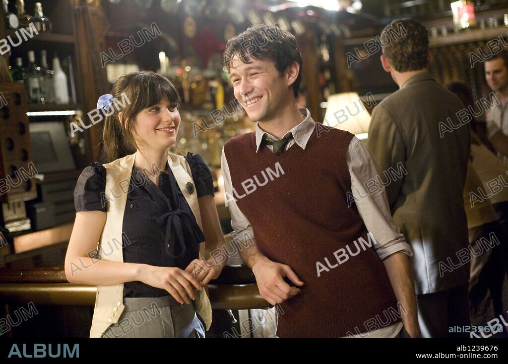 JOSEPH GORDON-LEVITT et ZOOEY DESCHANEL dans [500] DAYS OF SUMMER, 2009, réalisé par MARC WEBB. Copyright FOX SEARCHLIGHT PICTURES.