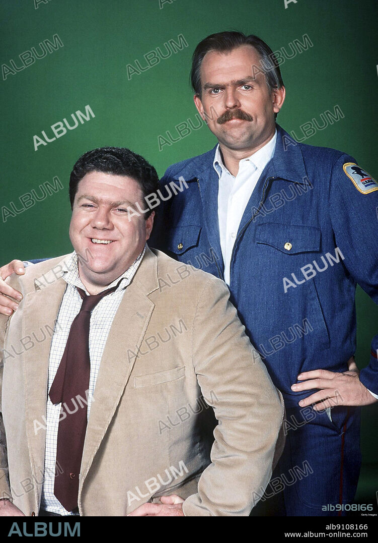 GEORGE WENDT and JOHN RATZENBERGER in CHEERS, 1982, directed by GLEN CHARLES and JAMES BURROWS. Copyright NBC-TV.