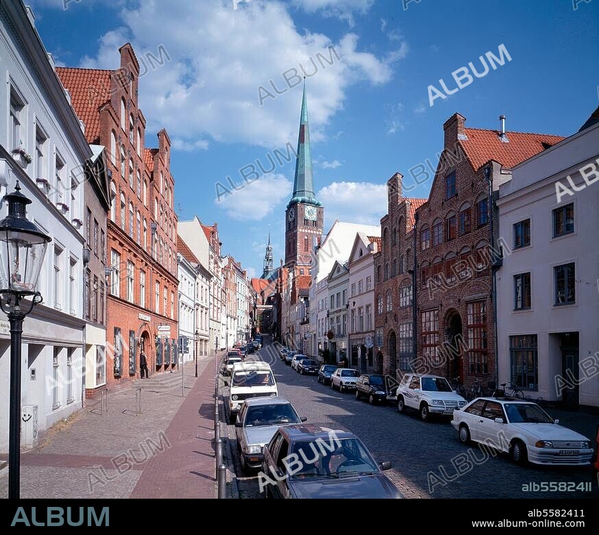 Lübeck / Engelsgrube und St. Jacobi © Florian Monheim Format / Filmsize: 9 × 12 cm/4 × 5''.