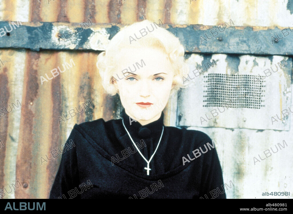 MIRANDA RICHARDSON in DANCE WITH A STRANGER, 1985, directed by MIKE NEWELL. Copyright GOLDCREST-HFFC-4 INTERNATIONAL/FOX.