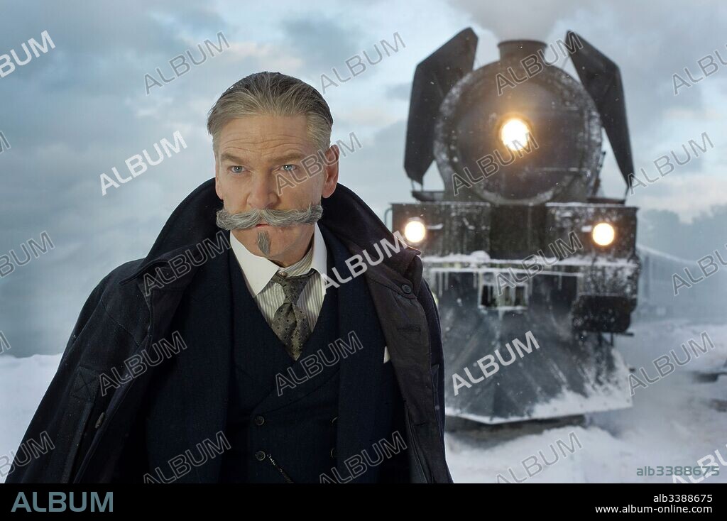 KENNETH BRANAGH en ASESINATO EN EL ORIENT EXPRESS, 2017 (MURDER ON THE ORIENT EXPRESS), dirigida por KENNETH BRANAGH. Copyright 20TH CENTURY FOX.