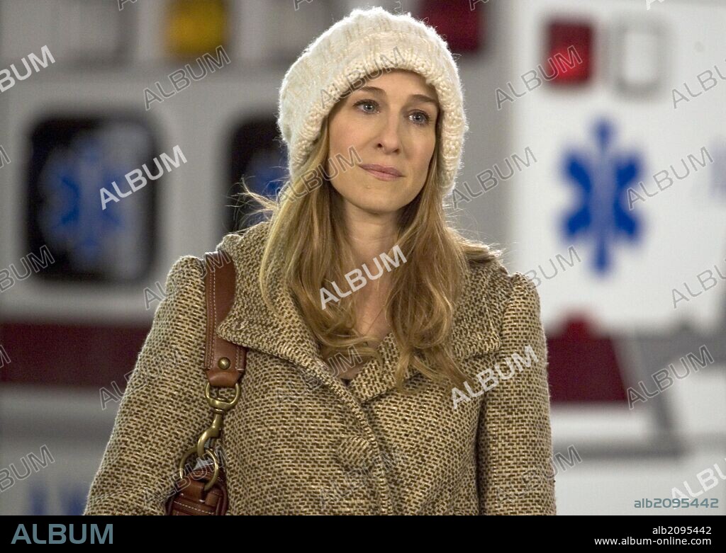 HELEN MIRREN and SARAH JESSICA PARKER in SMART PEOPLE, 2008, directed by NOAM MURRO. Copyright MIRAMAX FILMS.