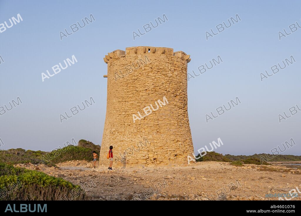 Torre de S’Estalella, construida por el maestro de obras Simó Carrió en 1577, Estalella, Llucmajor, Mallorca, Balearic Islands, Spain.