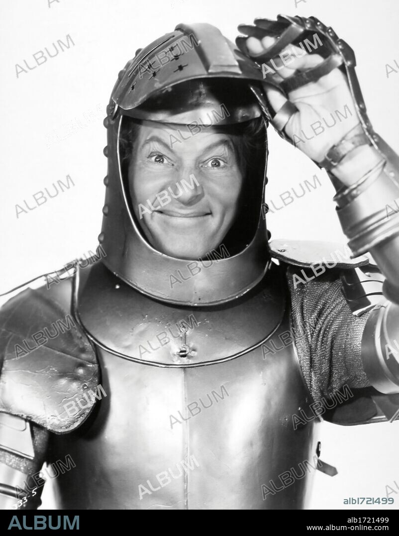 DANNY KAYE dans LE BOUFFON DU ROI, 1955 (THE COURT JESTER), réalisé par MELVIN FRANK et NORMAN PANAMA. Copyright PARAMOUNT PICTURES.