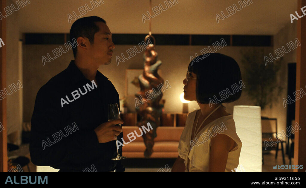 ALI WONG and STEVEN YEUN in BEEF, 2023, directed by JAKE SCHREIER. Copyright A24.