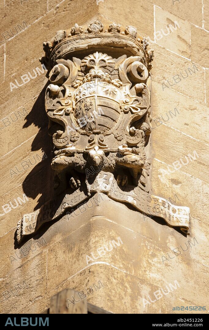 escudo familiar de Ramon de Saforteza i Pacs-Fuster , conocido como conde Mal,palacio de Can Formiguera,calle portella, Monumento Histórico-Artístico, Palma, mallorca, islas baleares, españa, europa.