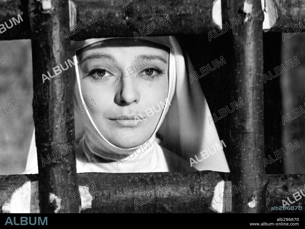 LUCYNA WINNICKA in JOAN OF THE ANGELS, 1961 (MATKA JOANNA OD ANIOLOW), directed by JERZY KAWALEROWICZ. Copyright ZRF "Kadr".