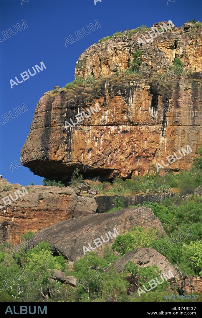 Nourlangie Rock, sacred Aboriginal shelter and rock art site, Kakadu National Park, UNESCO World Heritage Site, Northern Territory, Australia, Pacific.