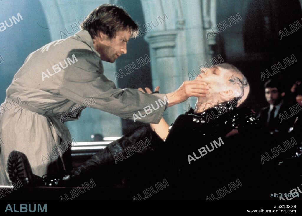 CHRISTOPHER LAMBERT en LOS INMORTALES, 1986 (HIGHLANDER), dirigida por RUSSELL MULCAHY. Copyright COLUMBIA/CANNON/WARNER.