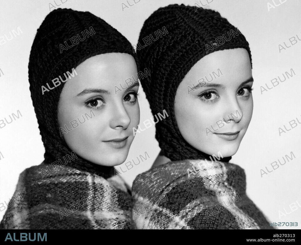 EMILIA BAYONA (MILI) y PILAR BAYONA (PILI) en COMO DOS GOTAS DE AGUA, 1964. Copyright PRODUCCIONES BENITO PEROJO.