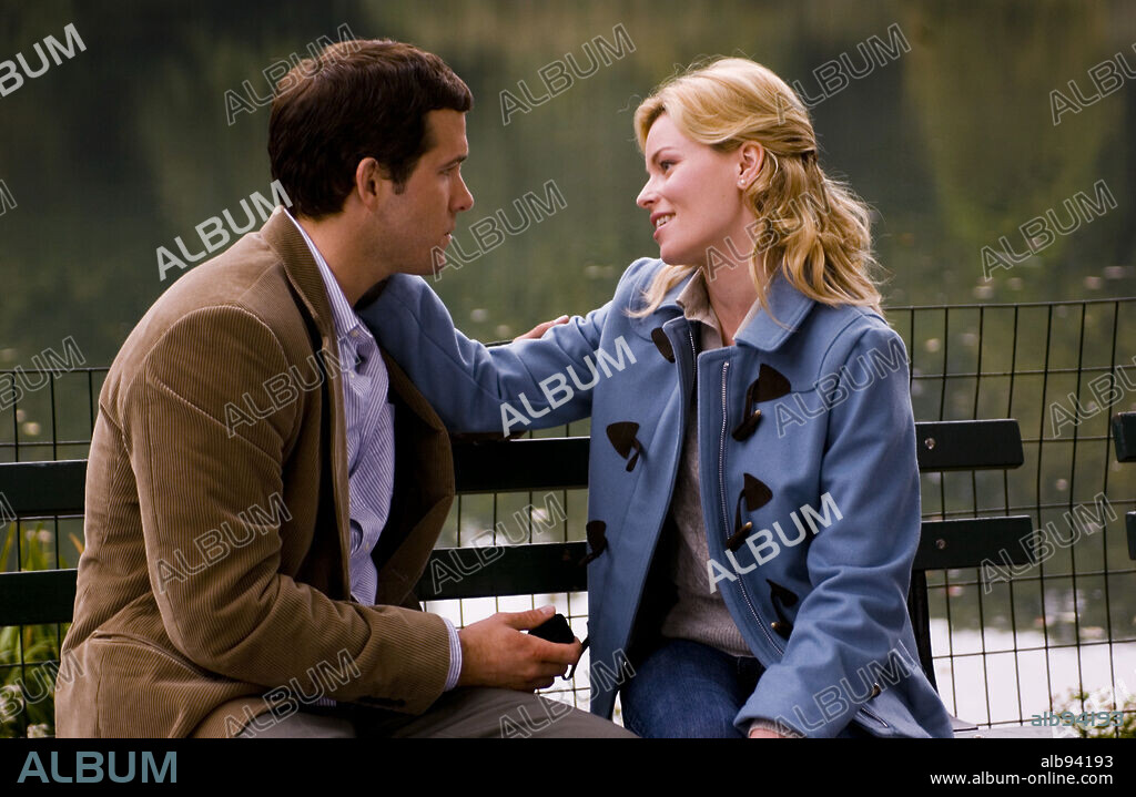 RYAN REYNOLDS in DEFINITELY, MAYBE, 2008, directed by ADAM BROOKS. Copyright UNIVERSAL PICTURES/STUDIO CANAL/WORKING TITLE FILMS / SCHWARTZ, ANDREW.