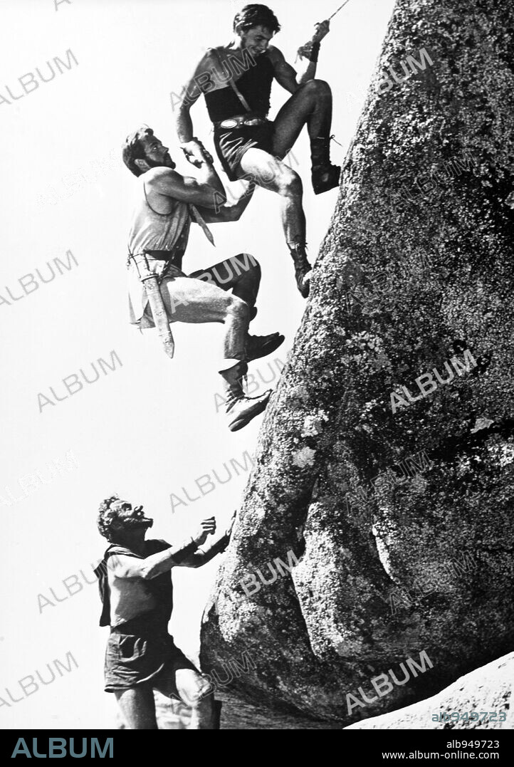 BARTA BARRY, NAZZARENO ZAMPERLA and RICHARD HARRISON in GLADIATORS 7, 1962 (I I SETTE GLADIATORI), directed by PEDRO LAZAGA. Copyright COLUMBUS FILMS.