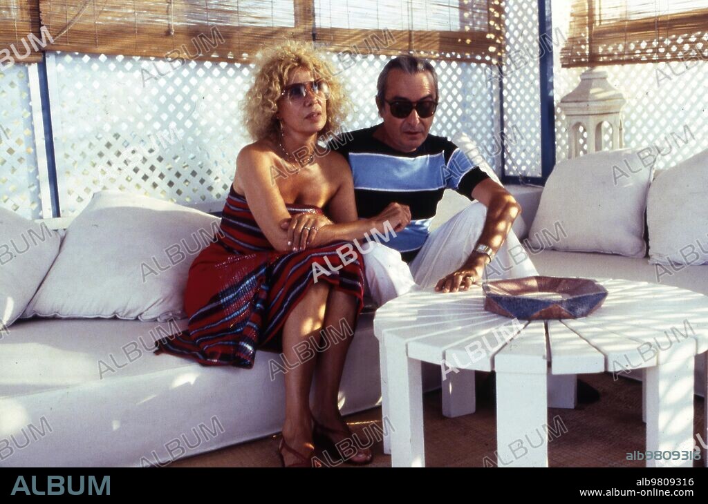 1982. Los duques de Alba en su casa de Marbella.