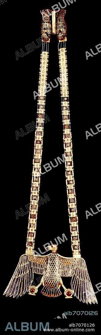 TESORO DE TUTANKAMON - COLLAR CON COLGANTE DE BUITRE - XVIII DINASTIA.