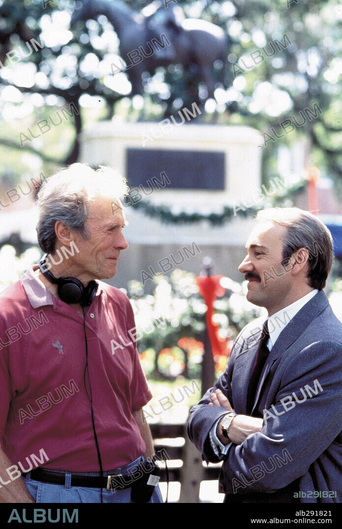 KEVIN SPACEY en MEDIANOCHE EN EL JARDÍN DEL BIEN Y DEL MAL, 1997 (MIDNIGHT IN THE GARDEN OF GOOD AND EVIL), dirigida por CLINT EASTWOOD. Copyright WARNER BROTHERS.