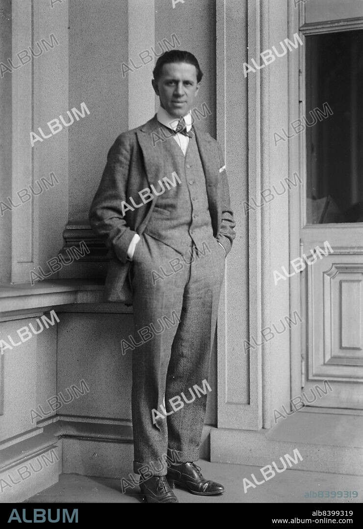 HARRIS & EWING. George Creel, Chairman, Committee On Public Information, 1917. American investigative journalist, writer, politician and government official. The CPI (1917-1919), also known as the Creel Committee, was an independent agency of the US government under the Wilson administration, created to influence public opinion to support the US in World War I, in particular, the US home front.