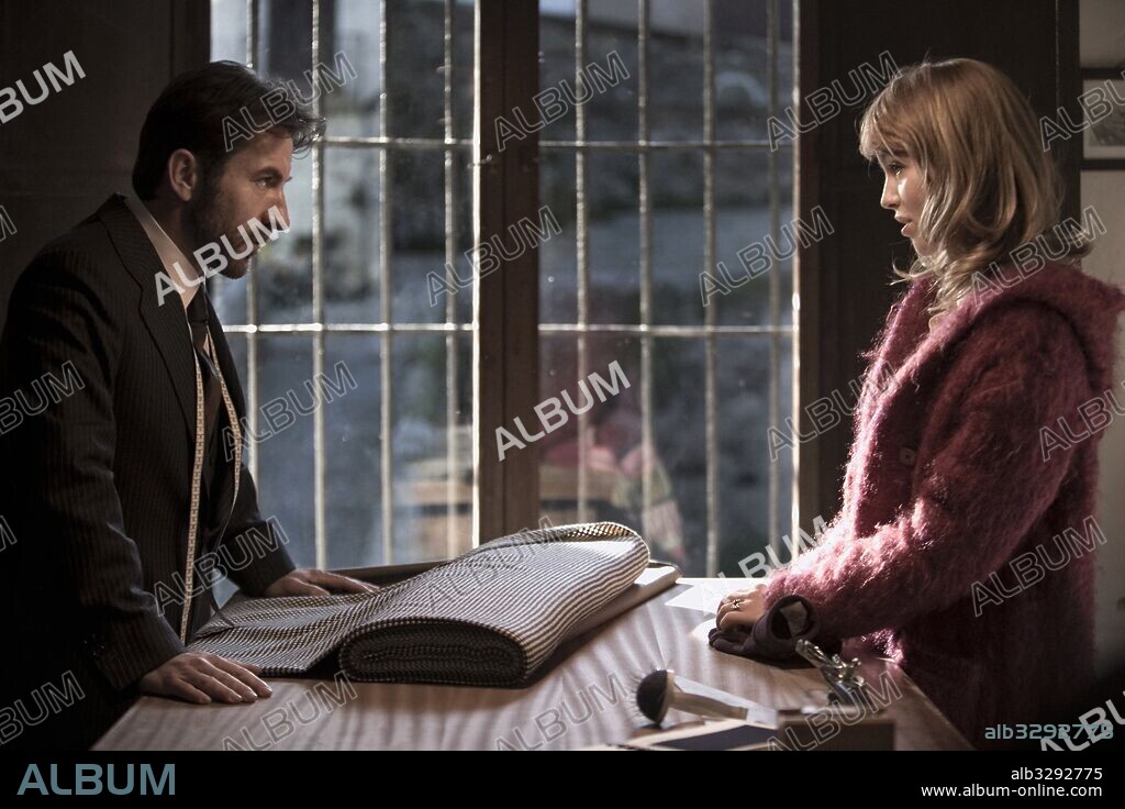 ANTONIO DE LA TORRE and OLIMPIA MELINTE in CANNIBAL, 2013 (CANIBAL), directed by MANUEL MARTIN CUENCA. Copyright LIBRA FILM.