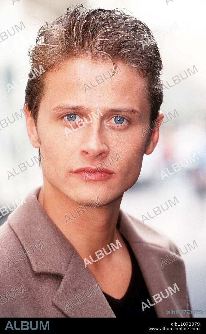 Portrait of the actor Roman Knizka from the film MILLENIUM LOVE - ICH HABE DICH NIE VERGESSENS (They are young and inexperienced when they meet in Hamburg in the autumn of 1990. Tom signs on to a container ship the next morning, Katja has to go back to her class - school trip. They promise each other that they will meet again on New Year's Eve 1999, the last day of the old millennium....) Director: Peter Timm, TV film Germany 1999.