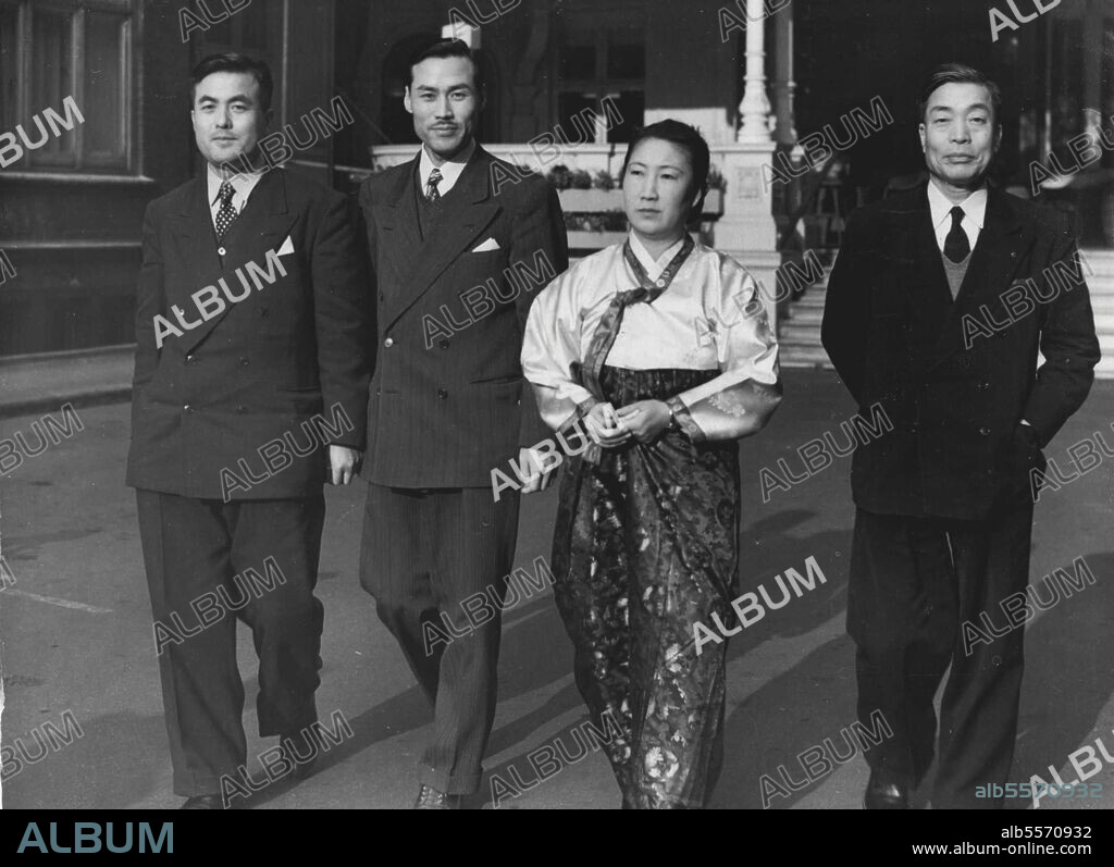 Korean Newspaper Representatives Tour Britain -- Left to right: outside St. Ermins Hotel, London to-day are, Mr. Che Kyong Ko, Mr. Tai-Chin Kim, Miss Moh Toun Sook (Korea's patrictic poet) and Mr. Foo-Sun Choi. The Central Office of Information has planned a tour of Britain for three newspaper editors and a poet from South Korea. January 24, 1954. (Photo by Daily Mail Contract Picture).