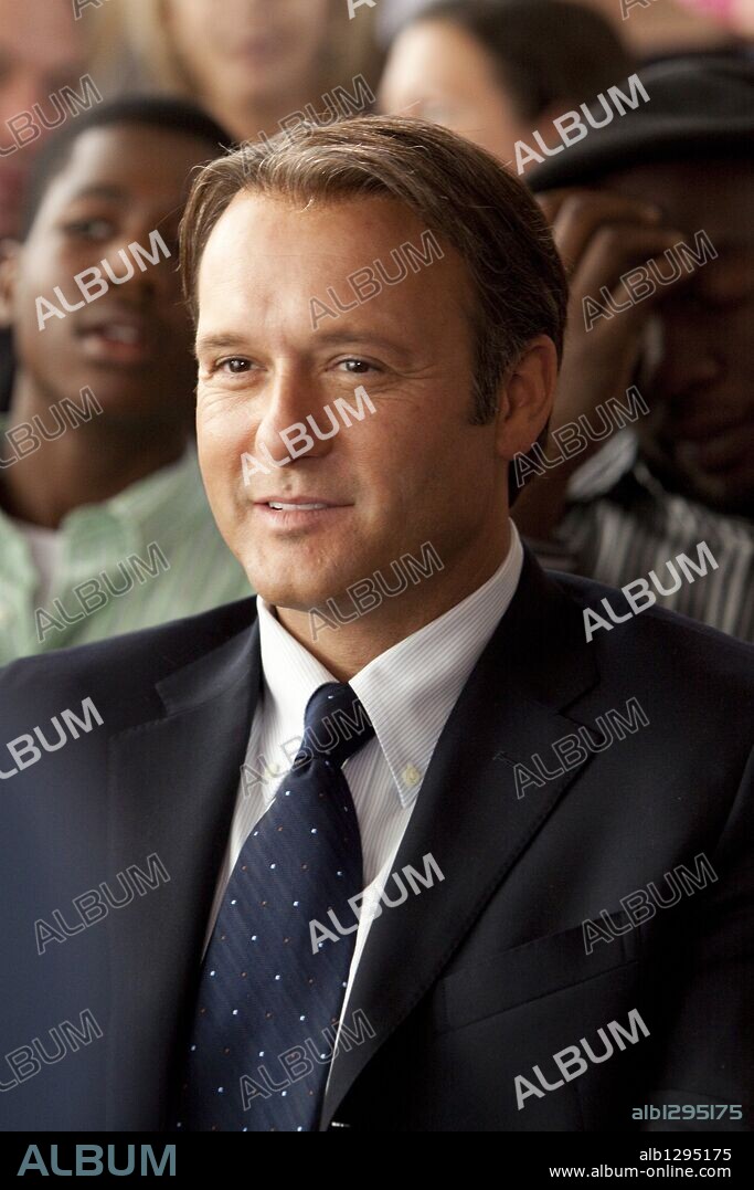 TIM MCGRAW in THE BLIND SIDE, 2009, directed by JOHN LEE HANCOCK. Copyright ALCON ENTERTAIMENT / NELSON, RALPH.