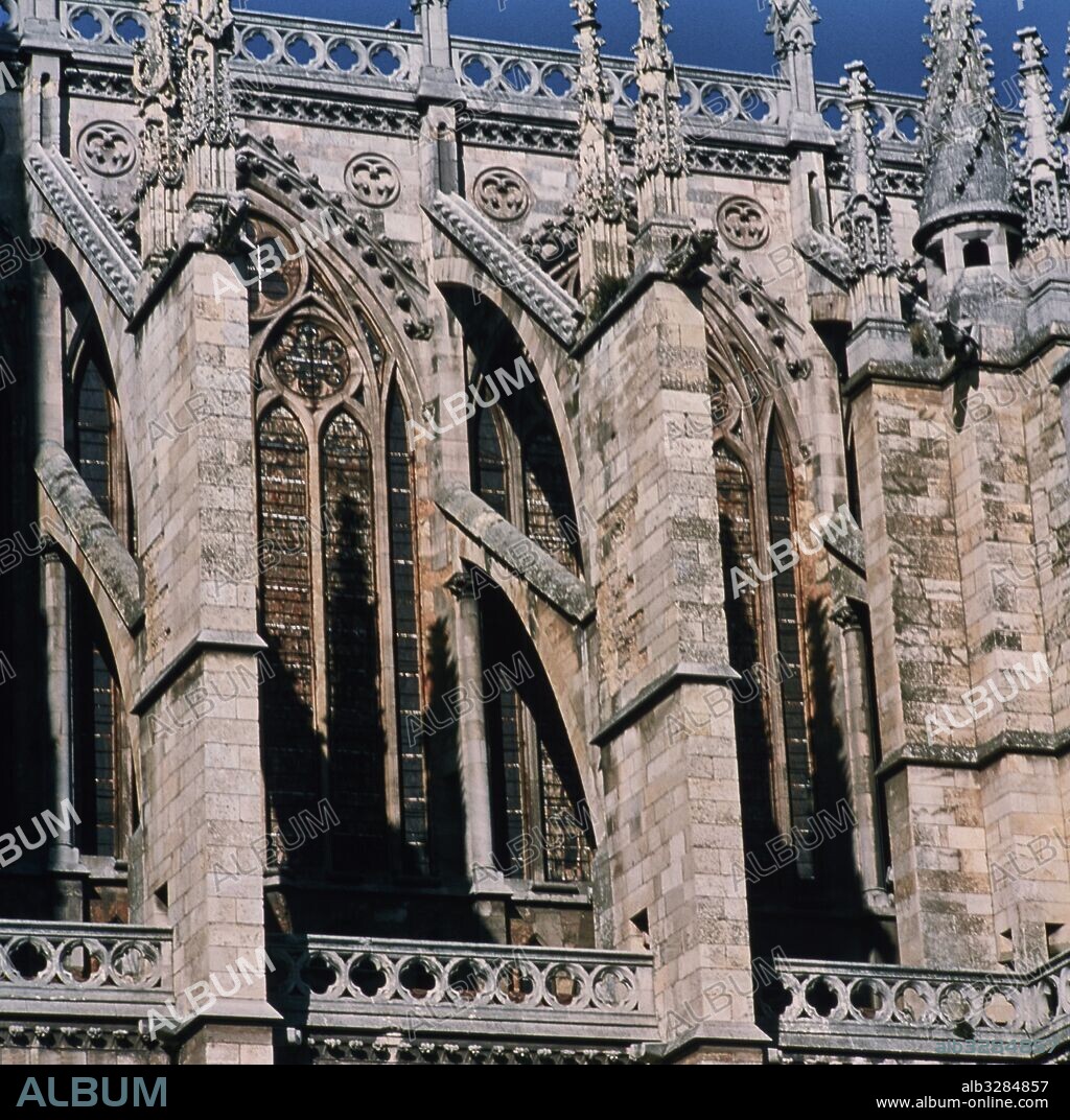 Catedral de León. Detalle de Botareles y arbotantes, siglo XIII. Gótico.