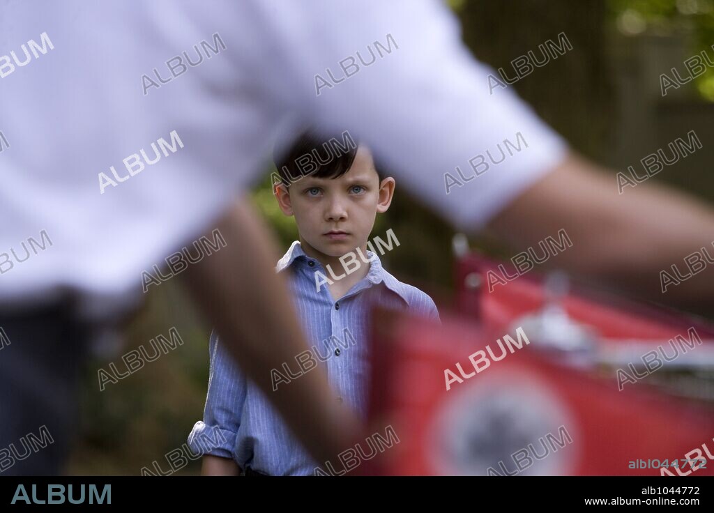 ASA BUTTERFIELD in THE BOY IN THE STRIPED PYJAMAS, 2008, directed by MARK HERMAN. Copyright BBC FILMS/HEYDAY FILMS/MIRAMAX FILMS / DAVID, LUKACS.