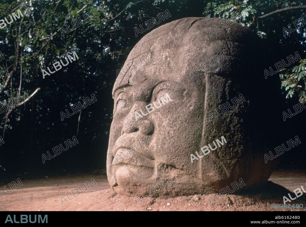 CABEZA COLOSAL OLMECA - 1000-400 AC.