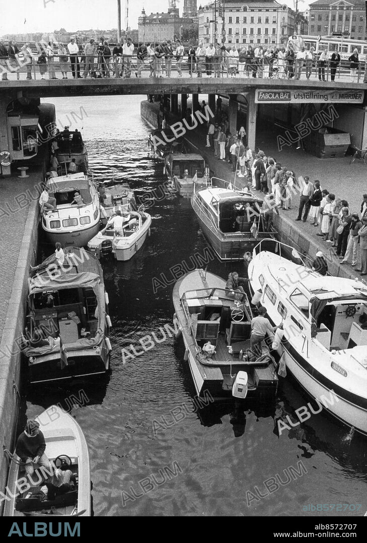 Stockholm 1983-06-26. Slussning i Karl Johan-slussen . Foto: Don Titelman / DN / TT / Kod: 71. ** SvD OUT **.